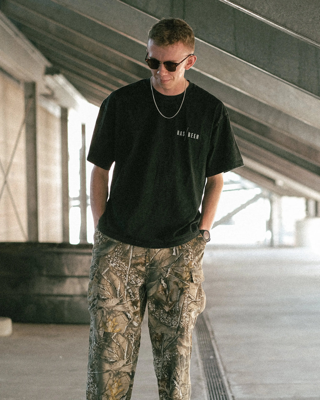 HAS/BEEN HIGH robotics club oversized heavyweight tee black vintage wash front lifestyle fit